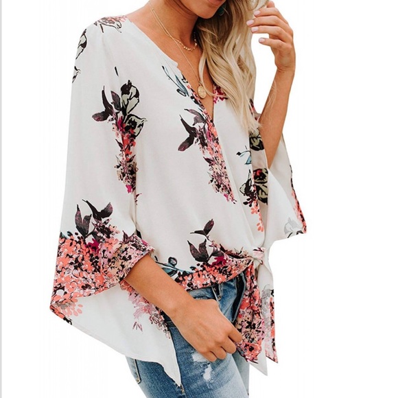 5⭐️/LUCY/ Floral Flare Sleeve Tie Front Blouse - Picture 3 of 6
